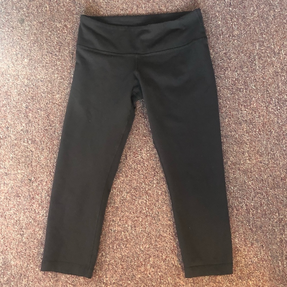 Lululemon cropped leggings size 6